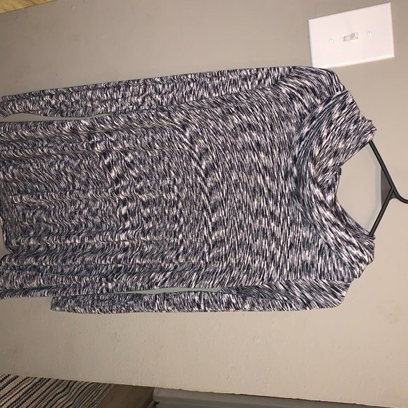 Cable and Gauge long sleeve cowlneck tunic - Picture 3 of 6